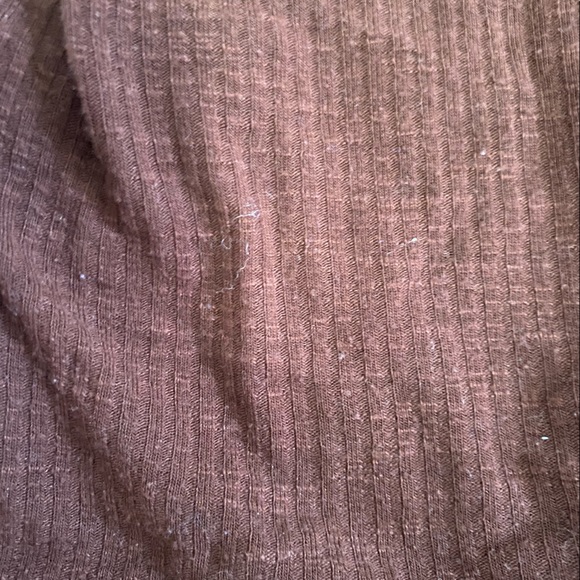 Brown turtle neck tank top with tie at the front - Picture 4 of 11